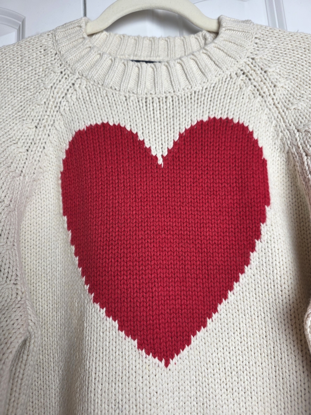 Gap Cream & Red Heart Intarsia Knit Oversized Cropped Sweater – Size Small (S) - Picture 5 of 14